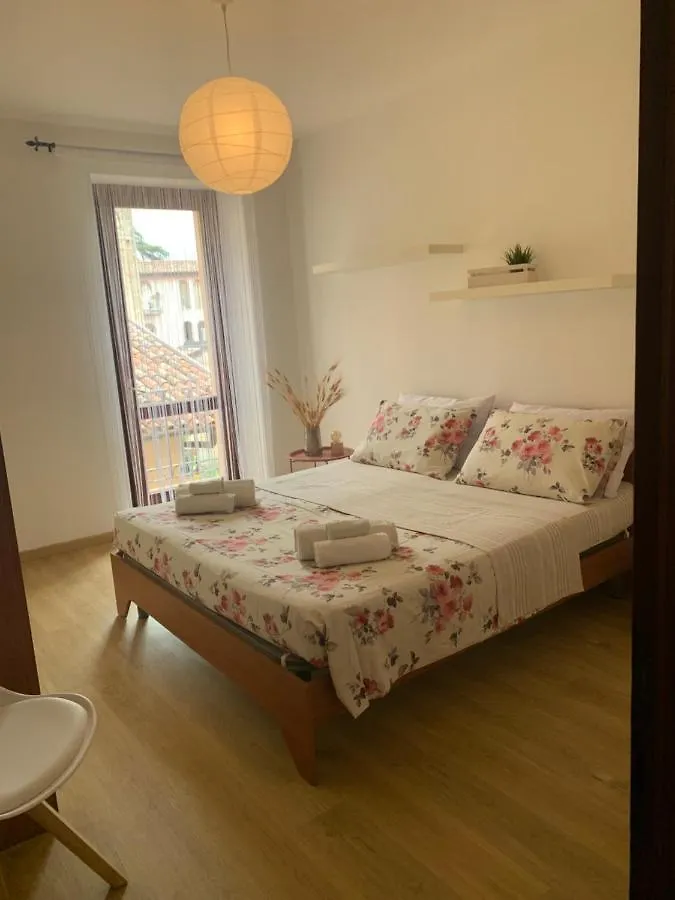 Clo Apartment Toscolano Maderno Itália